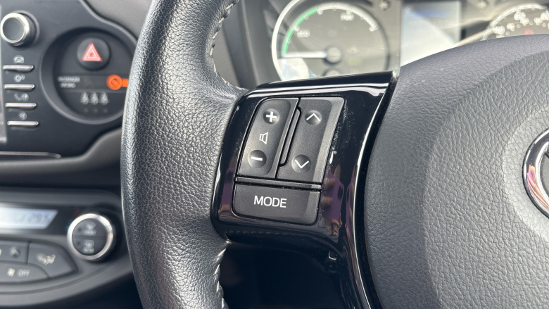 Toyota Yaris 1.5 Hybrid Icon Tech 5dr CVT Hybrid Hatchback